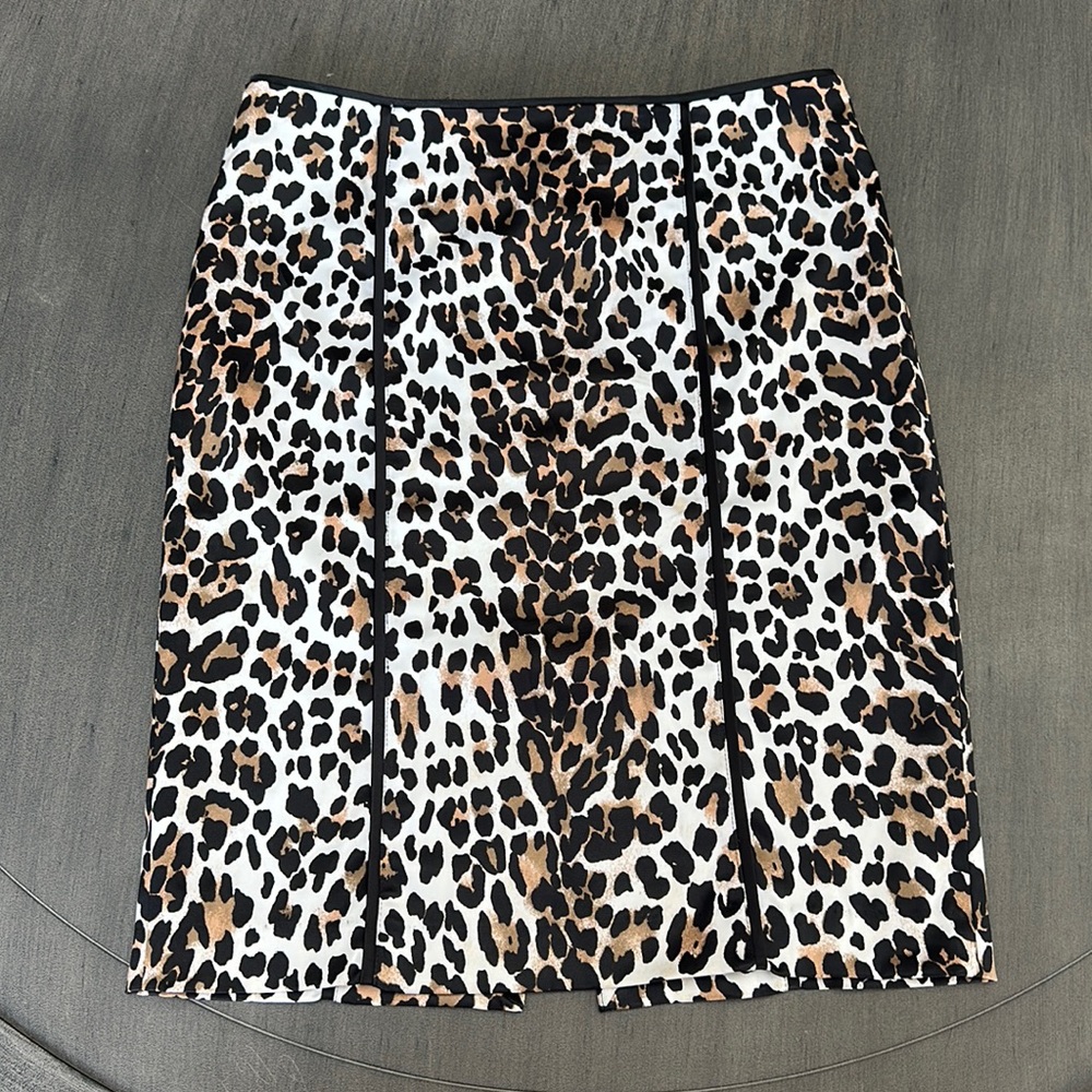 White House black market leopard print skirt sz 4